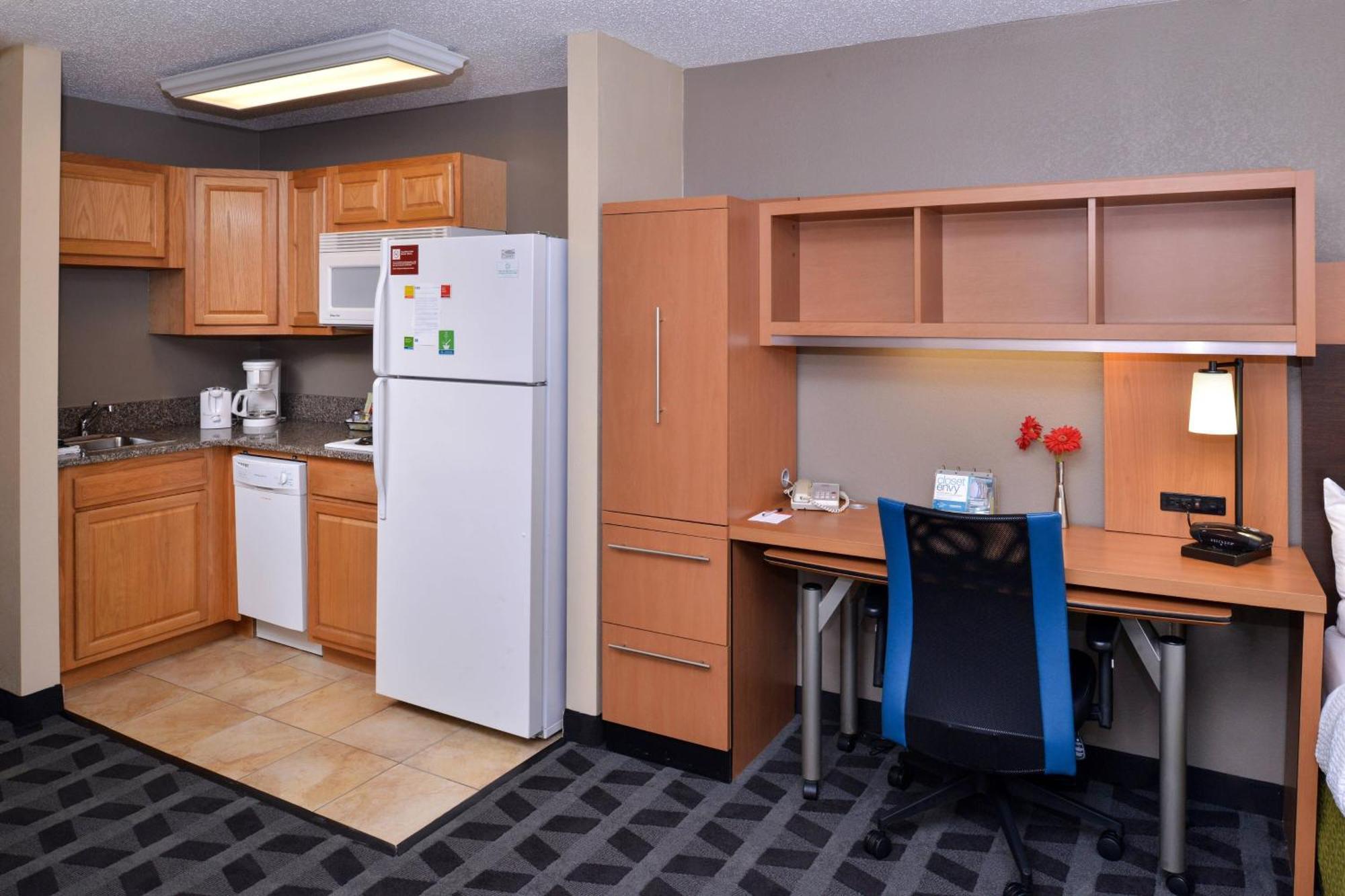 Towneplace Suites Detroit וורן מראה חיצוני תמונה