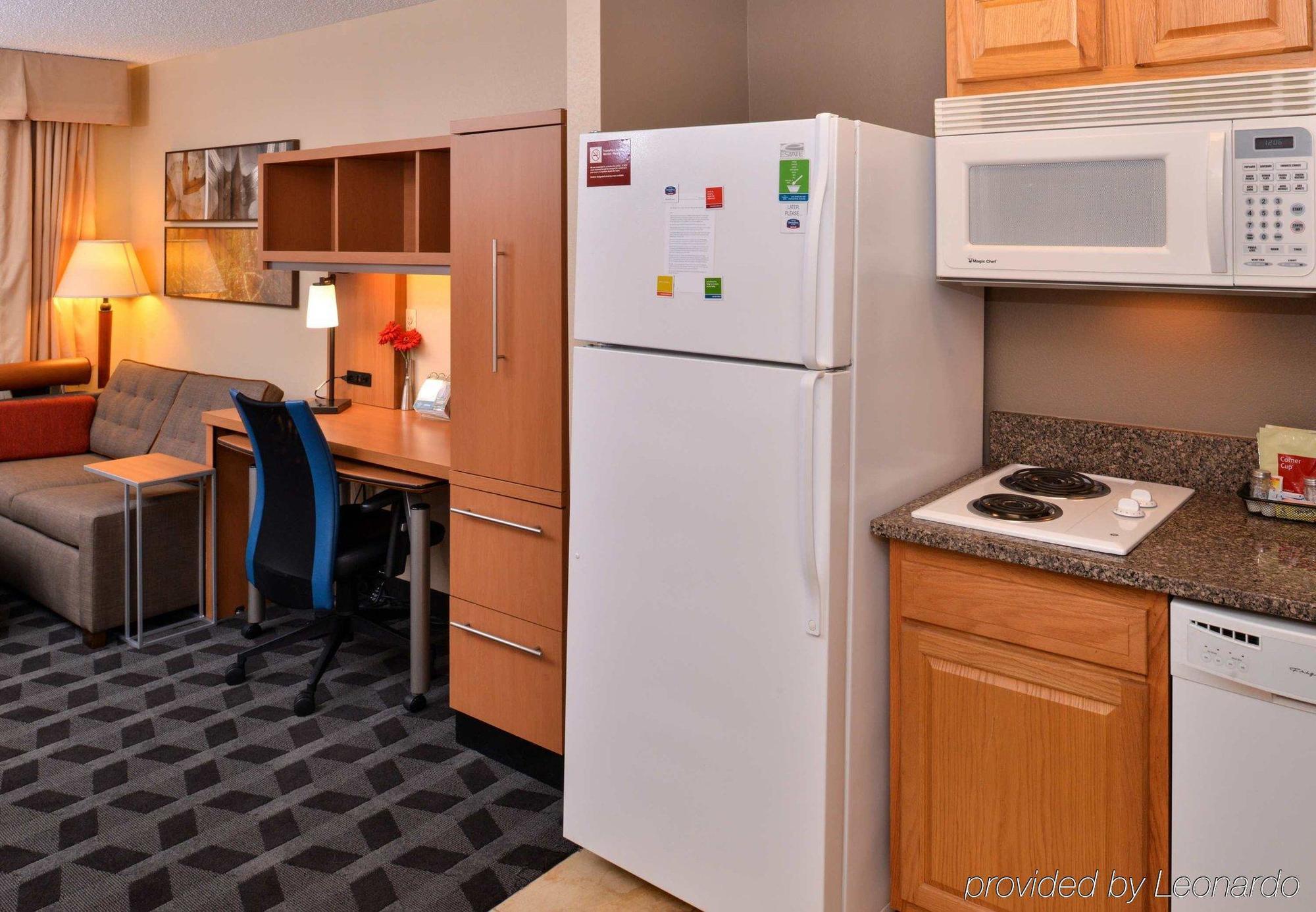 Towneplace Suites Detroit וורן מראה חיצוני תמונה