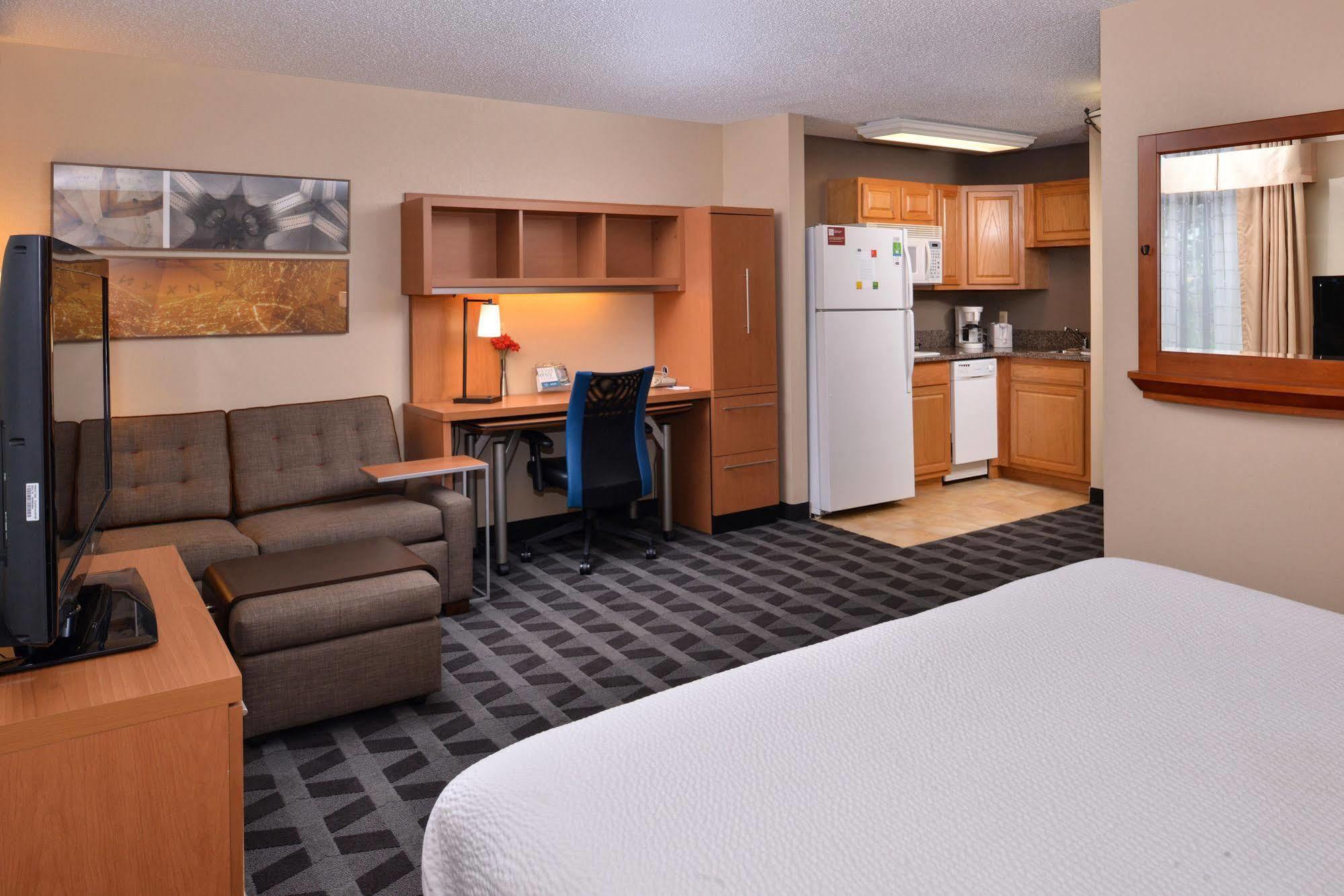 Towneplace Suites Detroit וורן מראה חיצוני תמונה