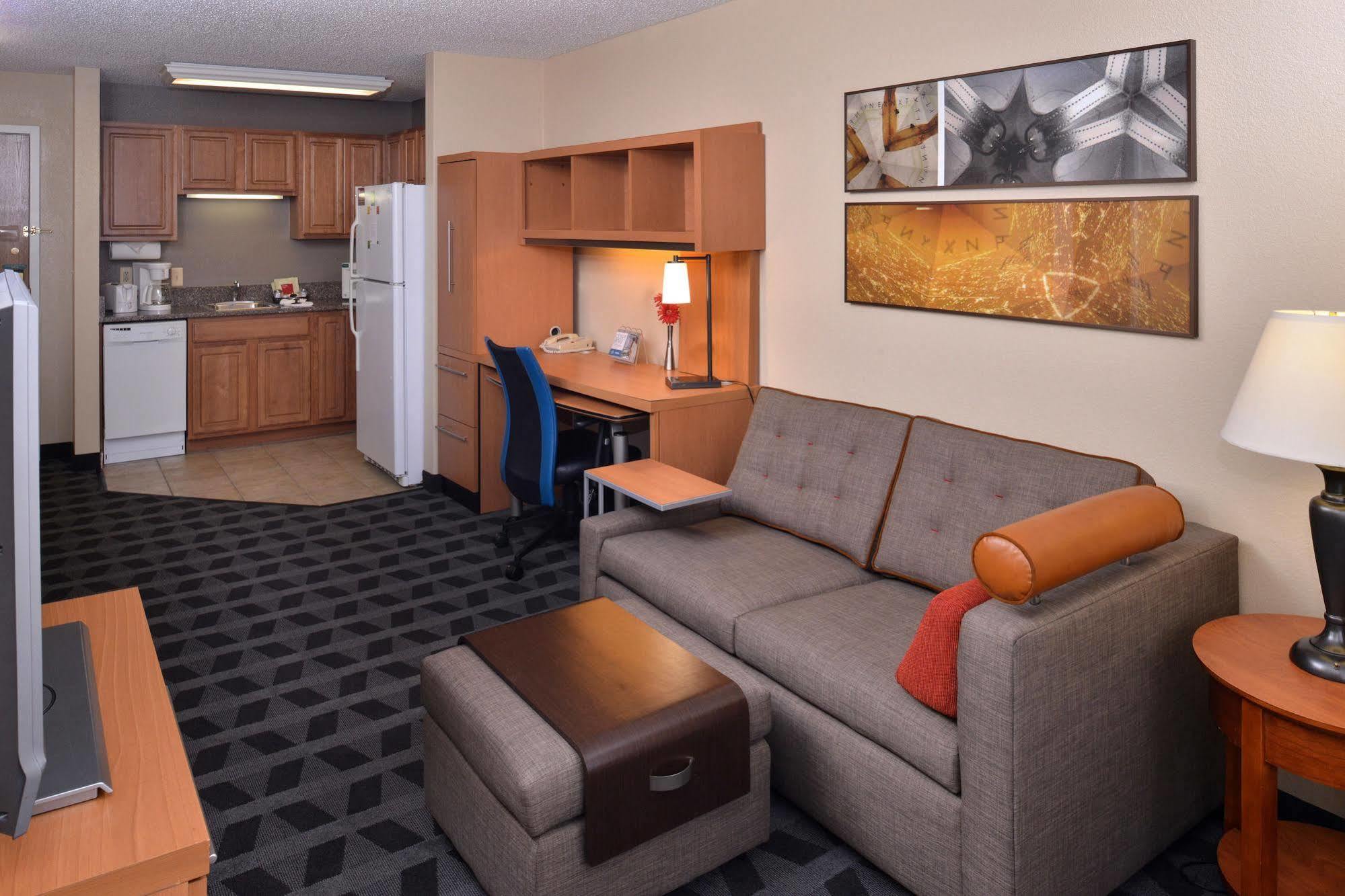 Towneplace Suites Detroit וורן מראה חיצוני תמונה