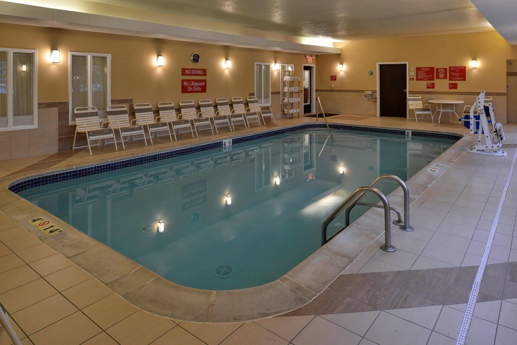 Towneplace Suites Detroit וורן מראה חיצוני תמונה